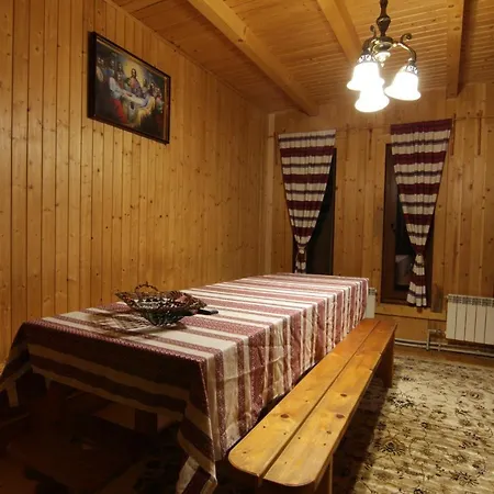котедж,,гуцульське рандеву